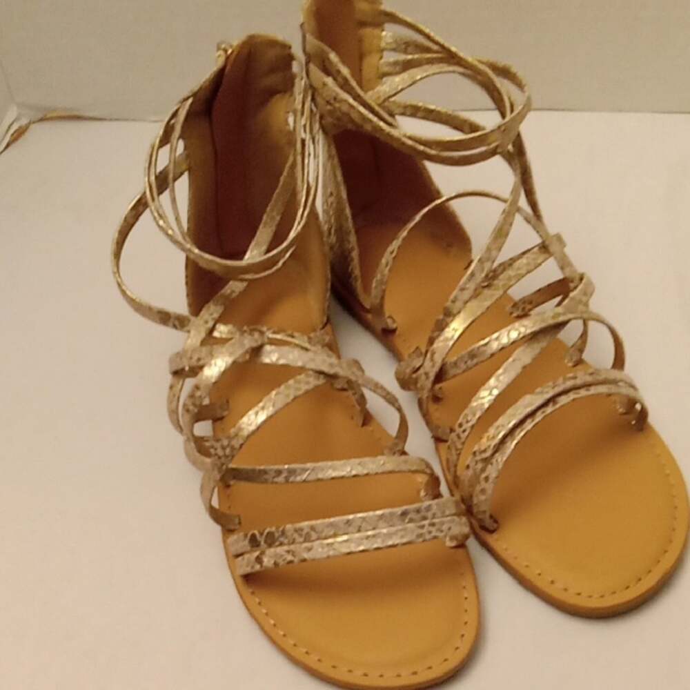 Cat & Jack Girl's Size 5 strappy gladiator faux gold snakeskin sandals.